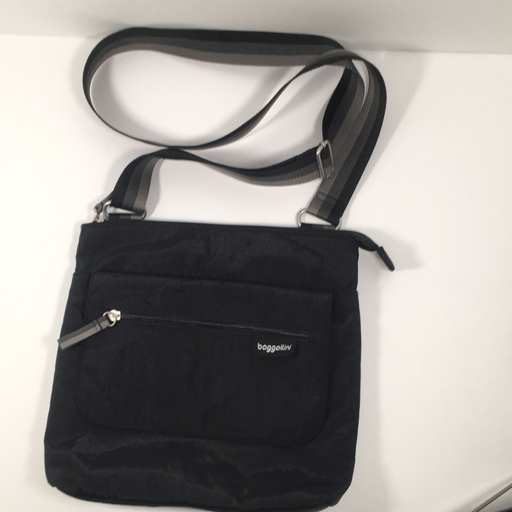 Baggalini black nylon crossbody